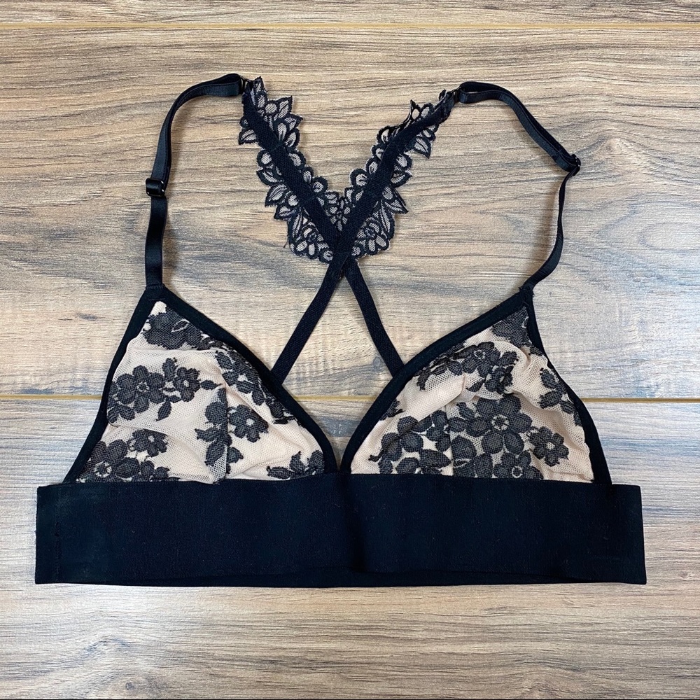 🍑PINK Victoria’s Secret Lace Bralette‎ Women's S Color Black/Cream